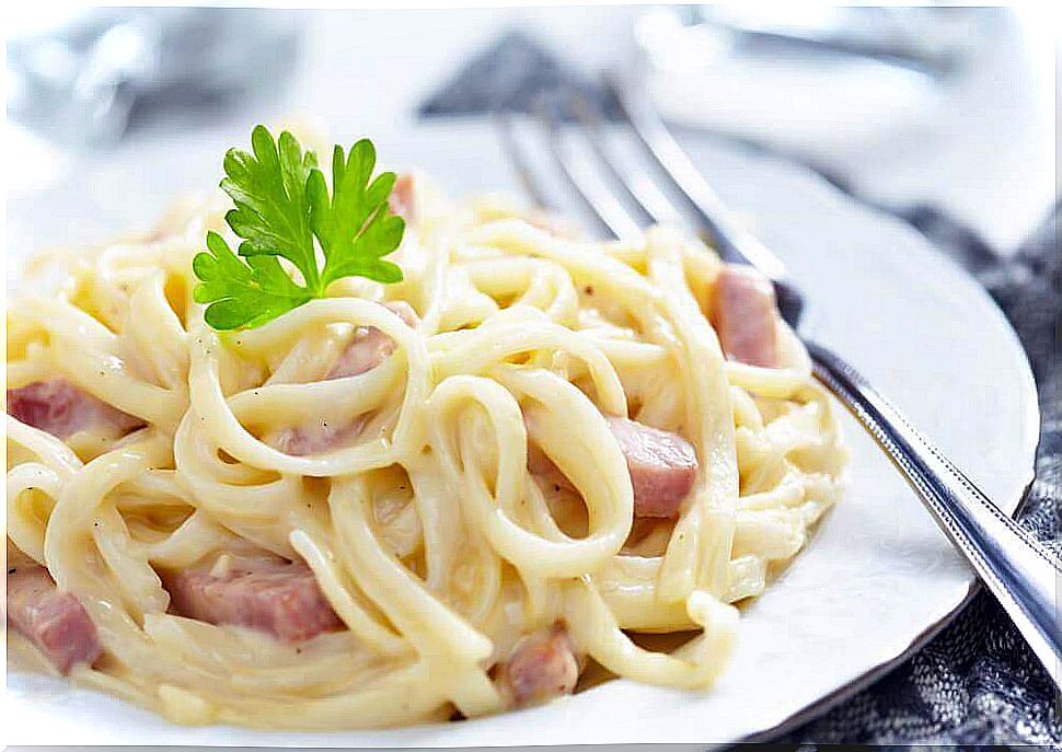 Italian carbonara pasta