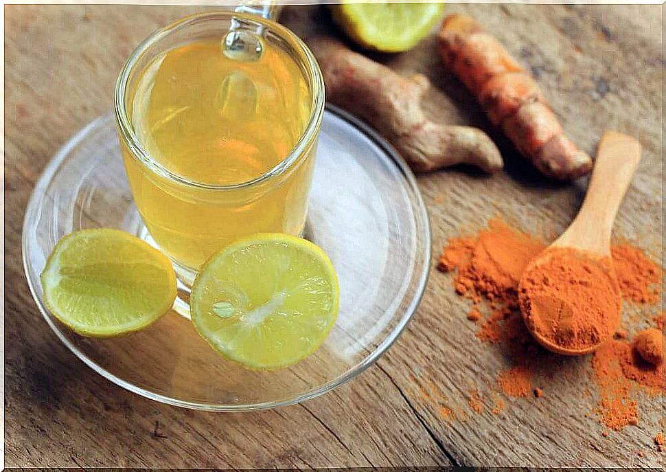 Infusion of ginger, turmeric and lemon