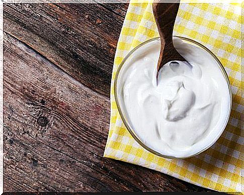 Natural yogurt is effective against mycosis