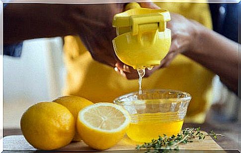 Lemon juice helps to delay aging