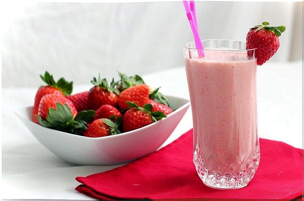 Fresh strawberry smoothie