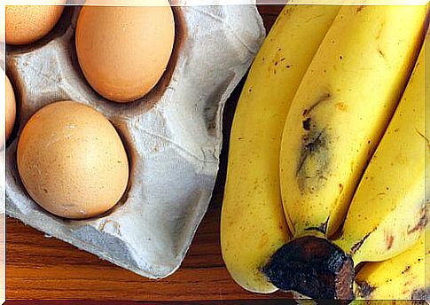 Bananas and eggs for pancakes