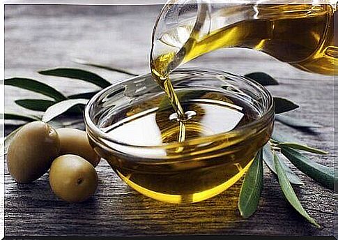 Olive oil for damaged hair