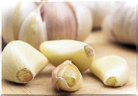 Garlic cloves