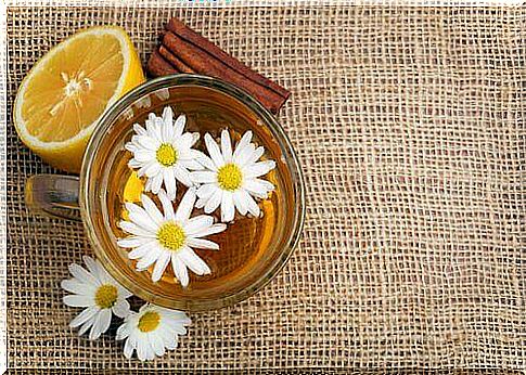 Chamomile with lemon