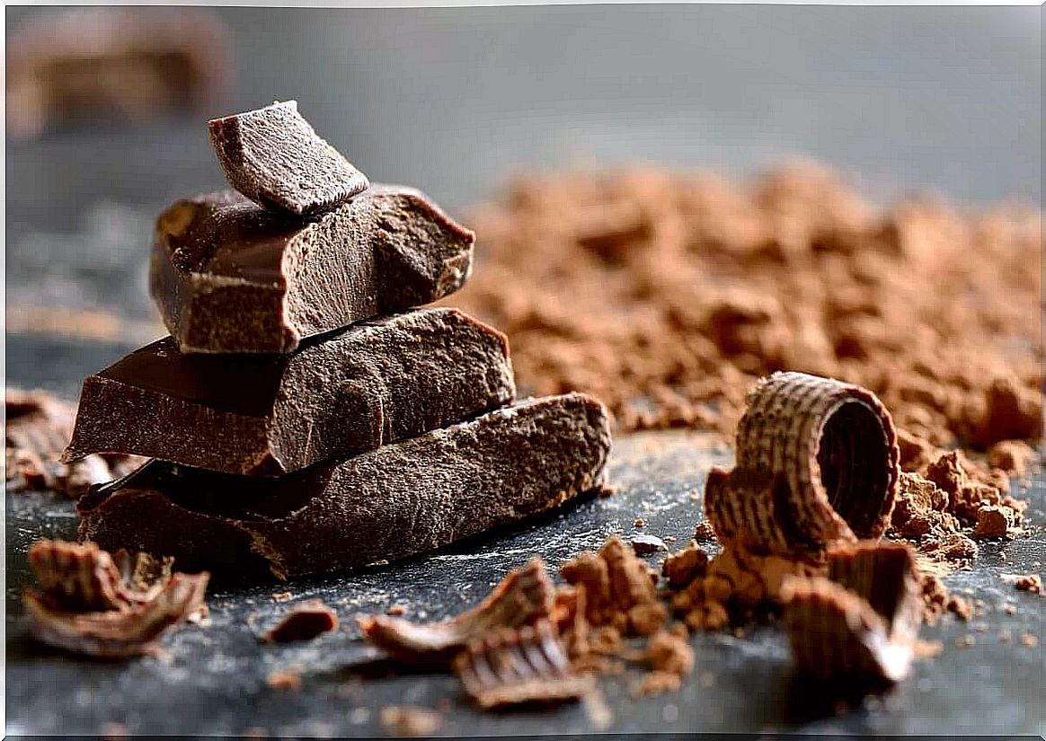 Chocolate is one of the foods to avoid in case of indigestion.