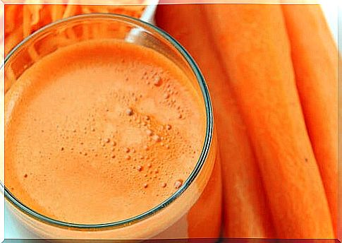 Carrot juice contains numerous antioxidants