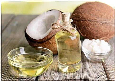 Make a lotion by mixing the vinegar with coconut oil.