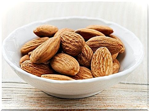 A bowl of almonds