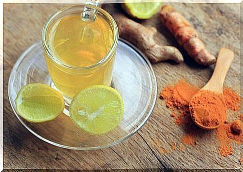 tonic with lemon and turmeric