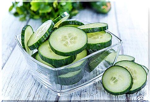 Cucumber brightens, moisturizes and nourishes the skin.