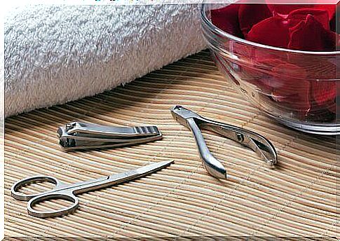 scissors, file, tweezers are unhealthy items